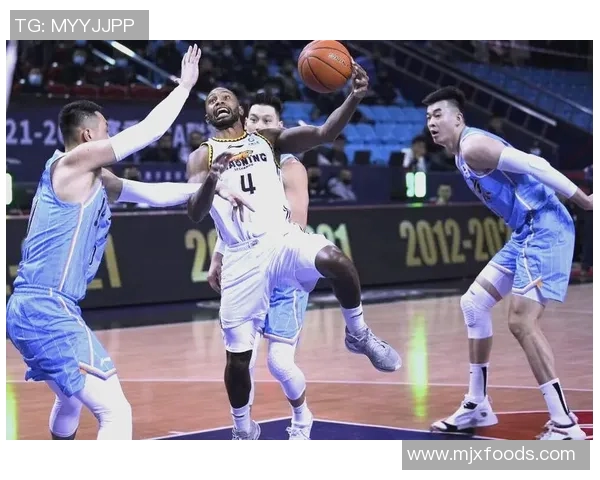 2014年CBA精彩对决北京队与佛山队巅峰对抗赛回顾与分析