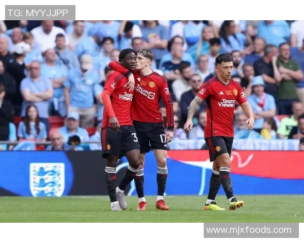 2019年NBA雷霆与雄鹿激战回顾：明星球员的精彩对决与战术分析