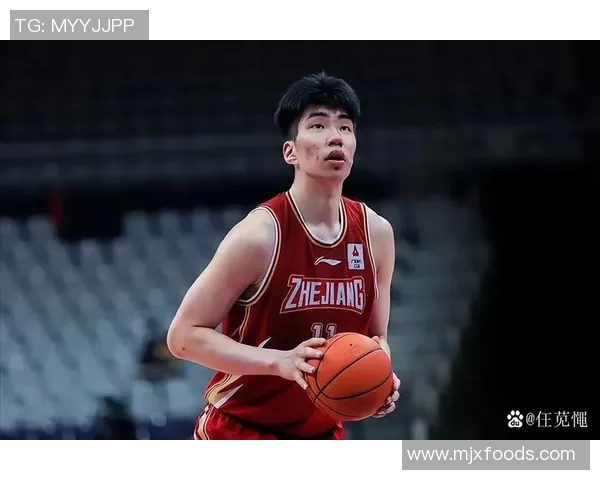 余嘉豪的成长之路与篮球梦想的追逐历程探秘